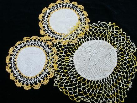 photo of 16 vintage colored thread doilies, old crochet lace doily lot, flowers #5