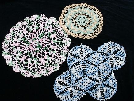 photo of 16 vintage colored thread doilies, old crochet lace doily lot, flowers #6