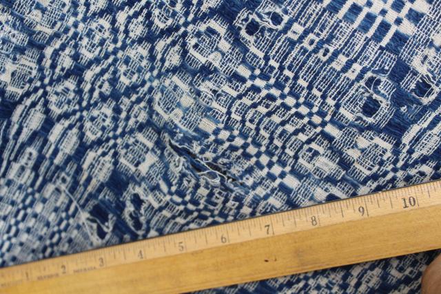 photo of 1800s vintage overshot woven wool coverlet, antique blue & white bedspread cutter fabric #2