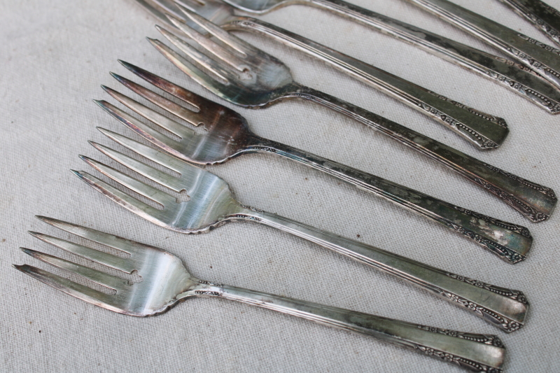 photo of 1881 Rogers Oneida Del Mar pattern 1930s 1940s vintage silver plate flatware set for four  #4