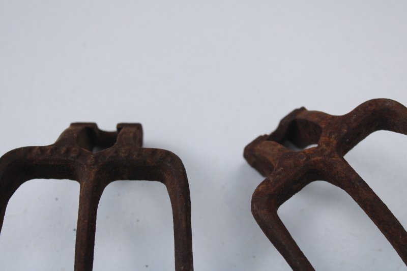 photo of 1890s patent date antigue cast iron claw hooks, vintage rake tool or farm equipment hardware rusty primitive #2