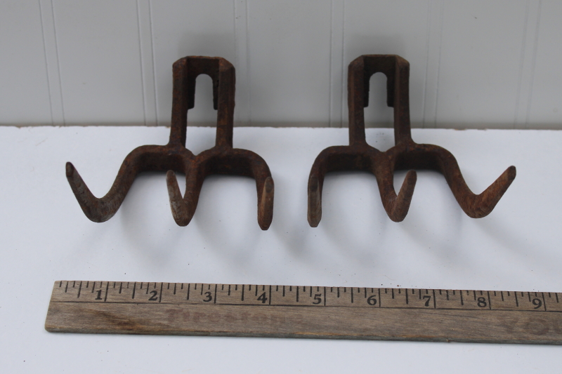 photo of 1890s patent date antigue cast iron claw hooks, vintage rake tool or farm equipment hardware rusty primitive #3