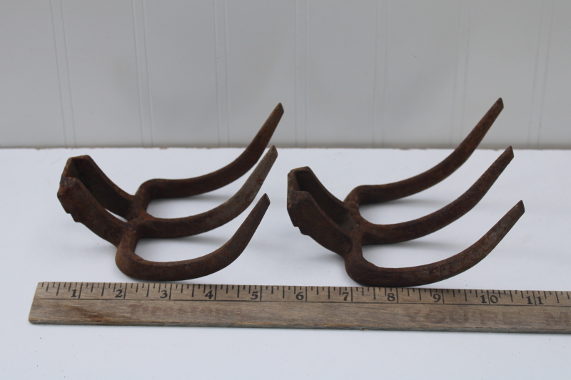 photo of 1890s patent date antigue cast iron claw hooks, vintage rake tool or farm equipment hardware rusty primitive #4