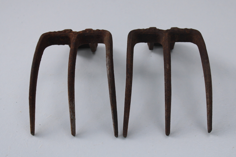 photo of 1890s patent date antigue cast iron claw hooks, vintage rake tool or farm equipment hardware rusty primitive #7