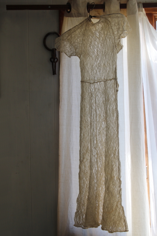 photo of 1920s 30s vintage alencon lace gown, flapper era wedding party dress, long unlined shape #1