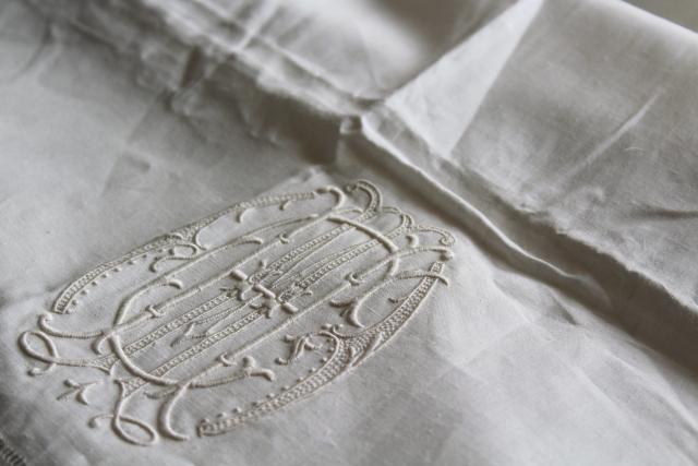 photo of 1920s 30s vintage fine pure linen sheets & pillowcases w/ crest monogram #10