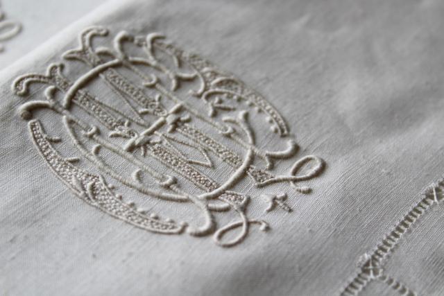 photo of 1920s 30s vintage fine pure linen sheets & pillowcases w/ crest monogram #16