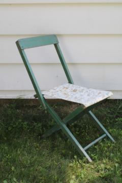 catalog photo of 1920s or 30s vintage camp stool, green painted wood folding chair w/ flowered cloth seat 