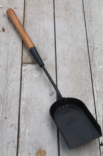 photo of 1920s vintage fire shovel or coal scoop, NeverBreak shovel w/ hickory handle #1