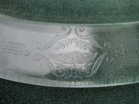 photo of 1920s vintage kitchen glass meat platter w/ drippings well, Glasbake philbe #4