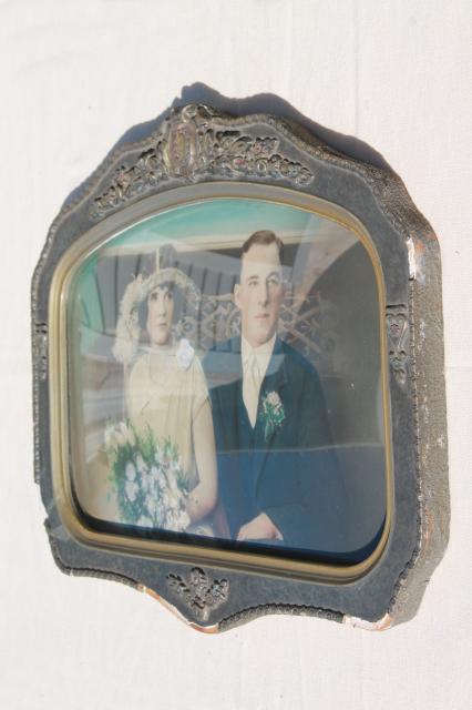 photo of 1920s vintage wedding photo portrait of Gatsby fashionable couple in convex bubble glass frame #8