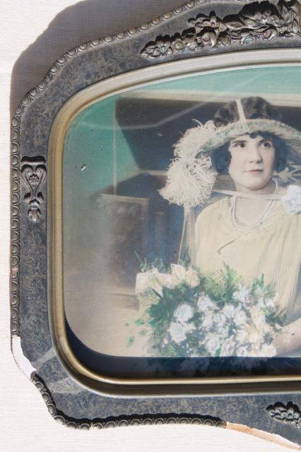 photo of 1920s vintage wedding photo portrait of Gatsby fashionable couple in convex bubble glass frame #10