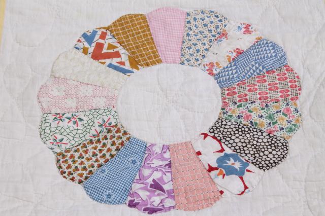 photo of 1930s 40s vintage Dresden plate quilt, hand stitched nice old cotton print fabric #12