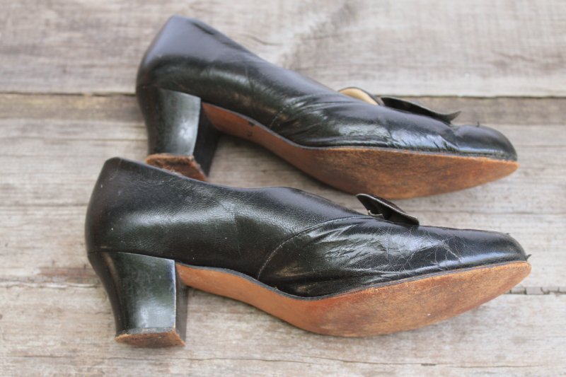 photo of 1930s 40s vintage black leather pumps, low heels w/ bows tiny old shoes witchy cute  #5