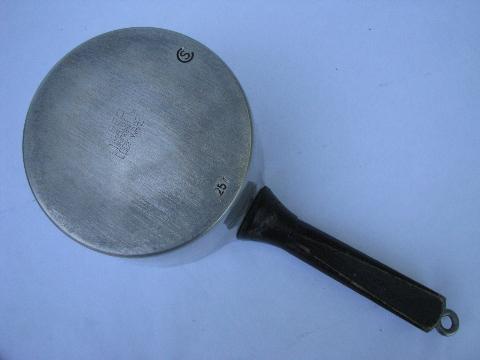 photo of 1930s deco vintage aluminum cookware, 1.5 qt Super Maid sauce pan #3