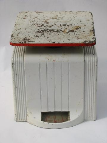 photo of 1930's depression vintage white / red kitchen scale, art deco shape #1