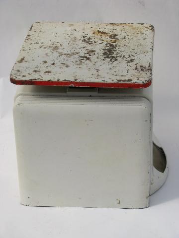 photo of 1930's depression vintage white / red kitchen scale, art deco shape #2