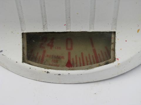 photo of 1930's depression vintage white / red kitchen scale, art deco shape #3