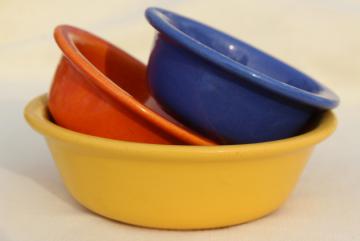 catalog photo of 1930s or 40s vintage kitchen bowls in fiesta colors, old California pottery?