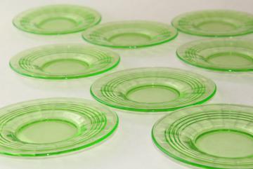 catalog photo of 1930s vintage Anchor Hocking green depression glass plates, circle band optic ring pattern