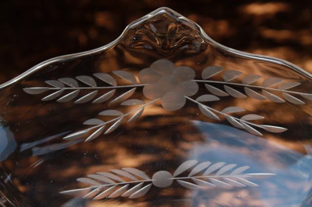 photo of 1930s vintage Duchess fleur de lis Indiana glass, huge old footed glass bowl w/ etched flowers #4