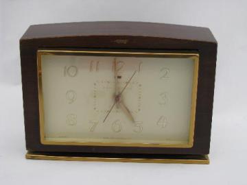 catalog photo of 1930s vintage GE model 7H188 electric alarm clock w/label and 1935 patent number