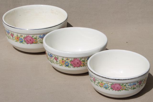 photo of 1930s vintage Harker HotOven pottery nesting mixing bowls, petit point flowers pattern #19
