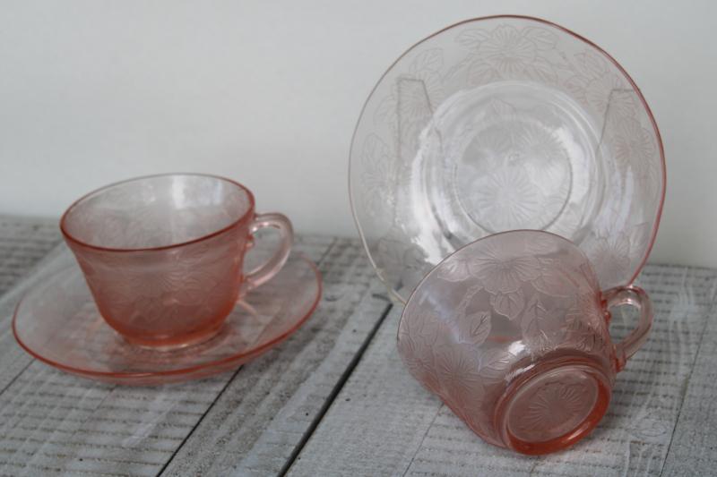 photo of 1930s vintage Macbeth Evans dogwood pattern pink depression glass tea cups & saucers #1