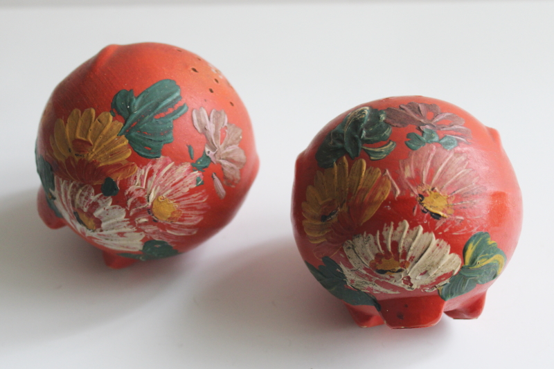 photo of 1930s vintage Ransburg pottery salt & pepper shakers, big round S&P w/ hand painted flowers  #4