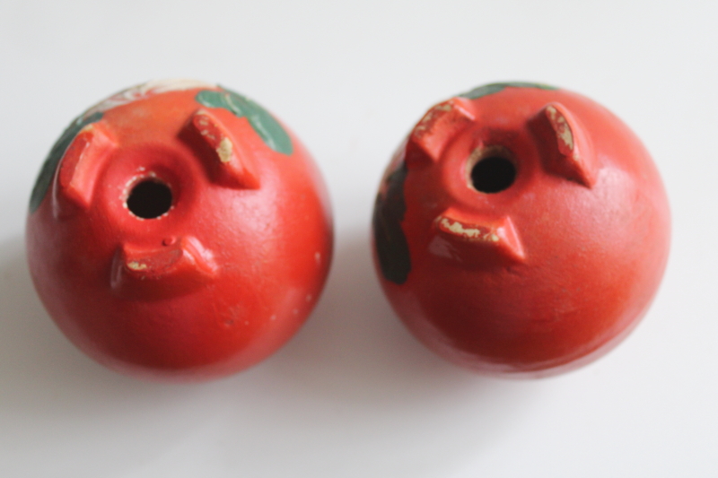 photo of 1930s vintage Ransburg pottery salt & pepper shakers, big round S&P w/ hand painted flowers  #6