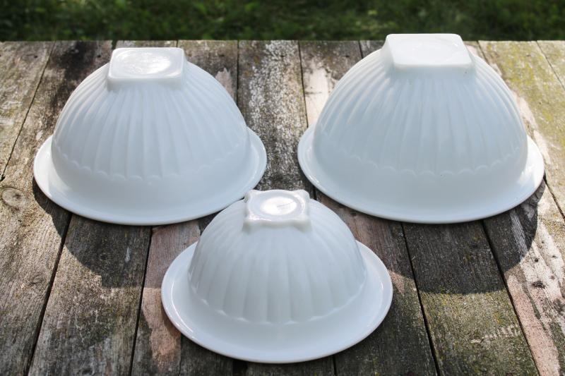 photo of 1930s vintage Vitrock milk glass white depression glass nesting mixing bowls set #7