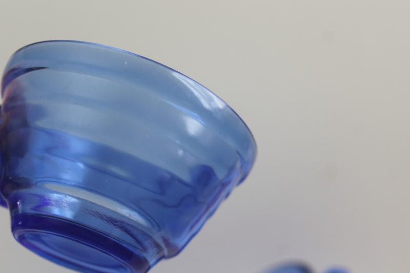 photo of 1930s vintage blue depression glass cups, large teacups Hazel Atlas Moderntone #4