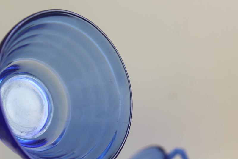 photo of 1930s vintage blue depression glass cups, large teacups Hazel Atlas Moderntone #5