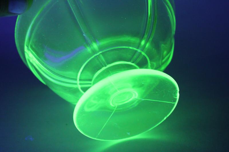 photo of 1930s vintage candy dish bowl, green depression glass, uranium glow under black light #2