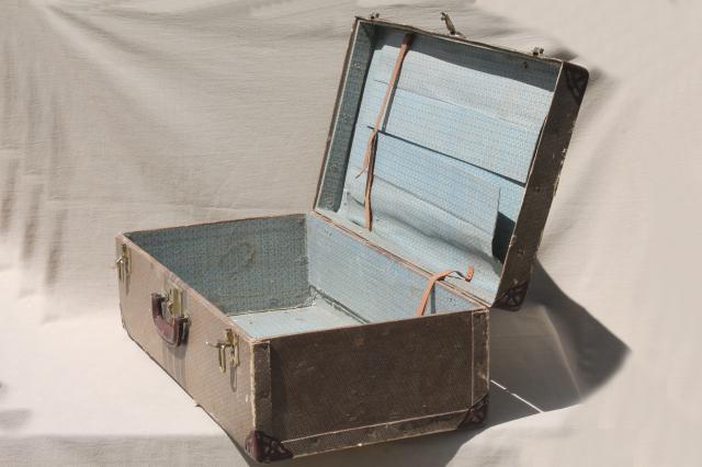 photo of 1930s vintage cardboard suitcase, shabby old depression era luggage, very rough #13