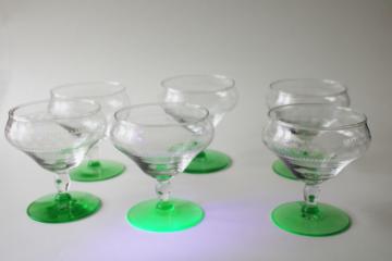 photo of 1930s vintage cocktail glasses or sherbet dishes, uranium green depression glass etched bowl