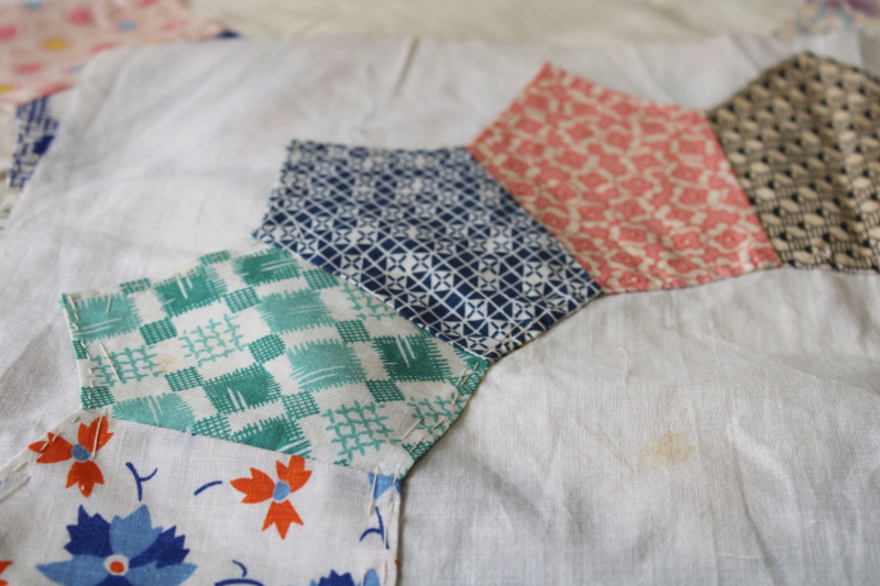 photo of 1930s vintage dresden plate quilt blocks, all depression era cotton print fabrics #8