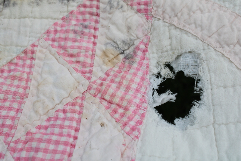 photo of 1930s vintage flower basket patchwork quilt, hand stitched quilting cotton sugar sacks feedsack fabric  #2