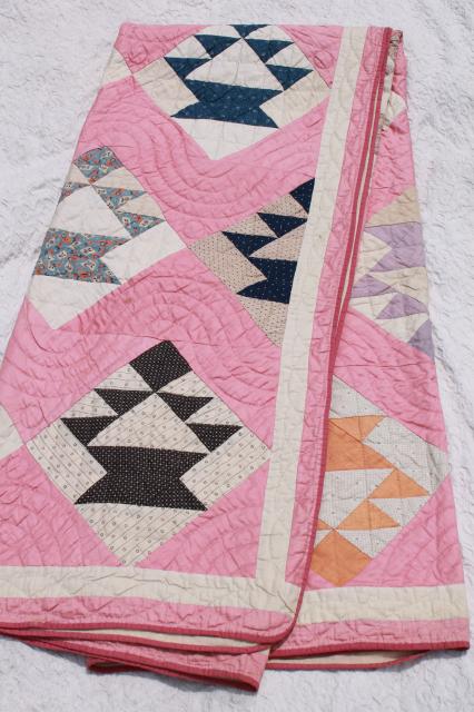 photo of 1930s vintage hand-stitched quilt, lovely old cotton fabric patchwork blocks #5