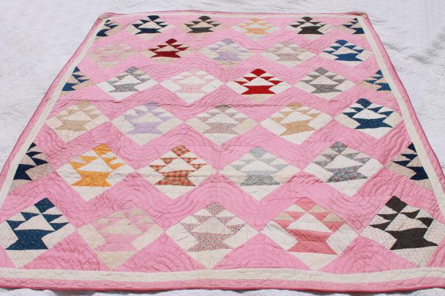 photo of 1930s vintage hand-stitched quilt, lovely old cotton fabric patchwork blocks #6