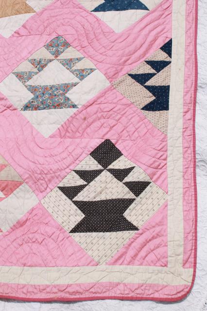 photo of 1930s vintage hand-stitched quilt, lovely old cotton fabric patchwork blocks #8