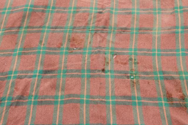 photo of 1930s vintage plaid wool camp bunk blanket, jadite green & salmon pink #3