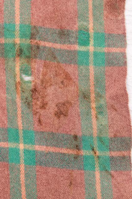 photo of 1930s vintage plaid wool camp bunk blanket, jadite green & salmon pink #5