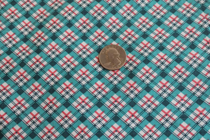 photo of 1930s vintage quilting weight cotton fabric, jade green & coral plaid print #1