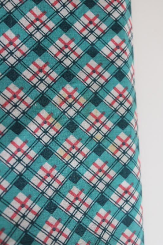 photo of 1930s vintage quilting weight cotton fabric, jade green & coral plaid print #3