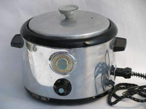 photo of 1930s vintage round Nesco roaster oven electric slow cooker #1