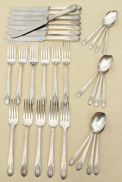 photo of 1930s vintage silver plate flatware, Marigold pattern Wm Rogers silverware #1