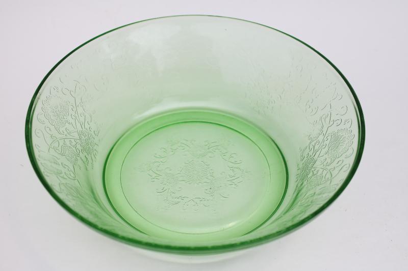 photo of 1930s vintage uranium green depression glass bowl, poppy floral Hazel Atlas Florentine #3