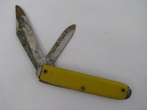 photo of 1930s vintage yellow bakelite Coca-Cola advertising pocket knife, World's Fair #2