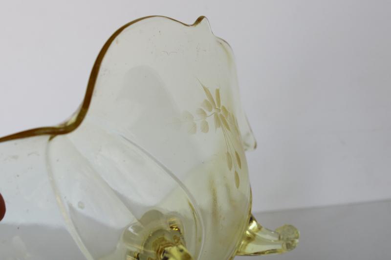 photo of 1930s yellow depression glass, vintage Jubilee pattern three toed bowl Lancaster glass #4